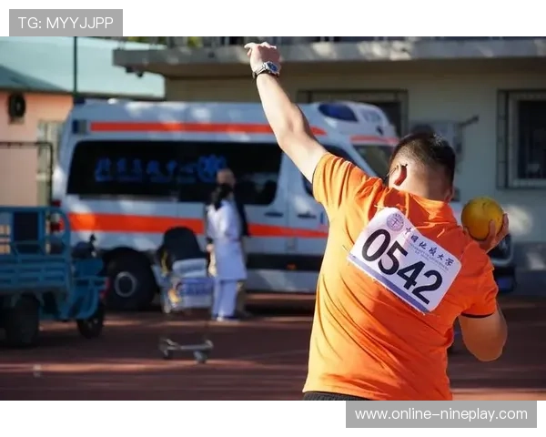 足球天才从小展露锋芒 男孩时代的奋斗与梦想 见证球星成长的每一步